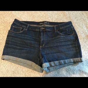 Universal Thread Shorts